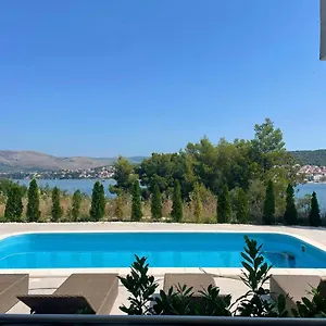 A&a By The Sea Apartament Trogir